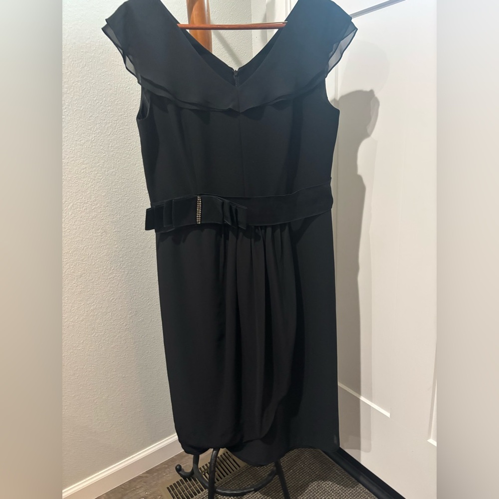 Elegant Black Sleeveless Dress